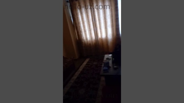 Узбечка в голом виде ждет своего любовника